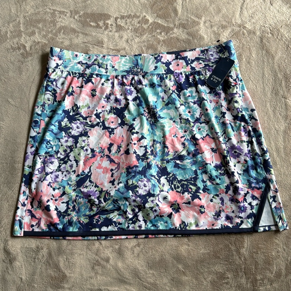 Crown & Ivy Skirt Size XL